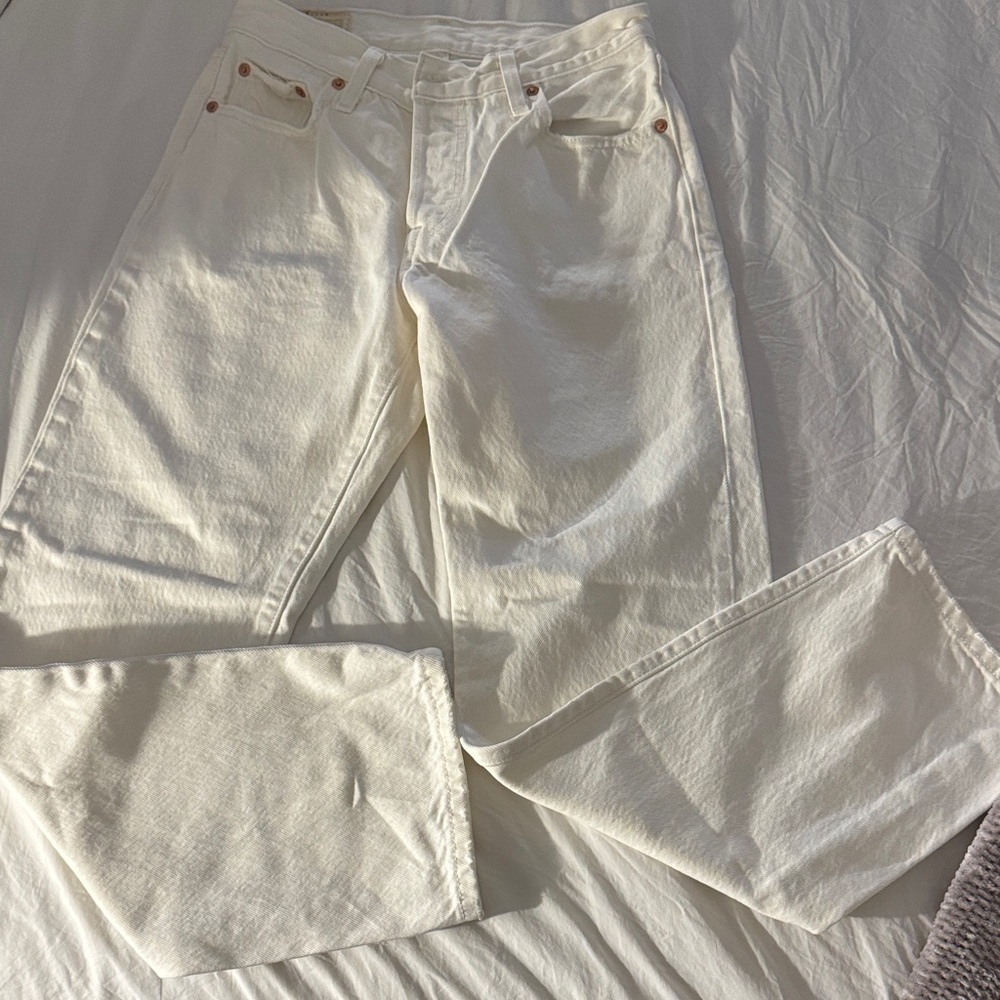 White Levi jeans